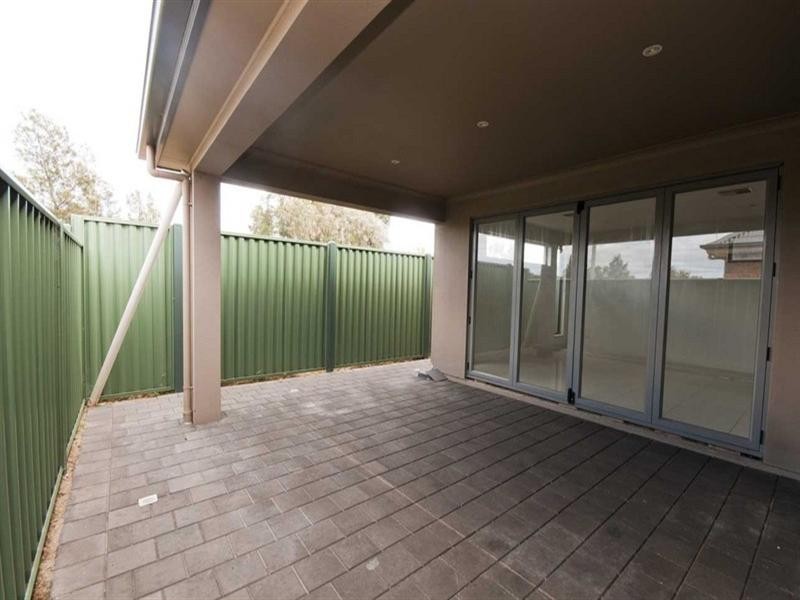 28 Mackenzie Circuit, Mawson Lakes SA 5095