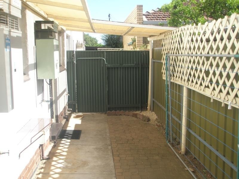 2/1 Fourth Avenue, Woodville Gardens SA 5012