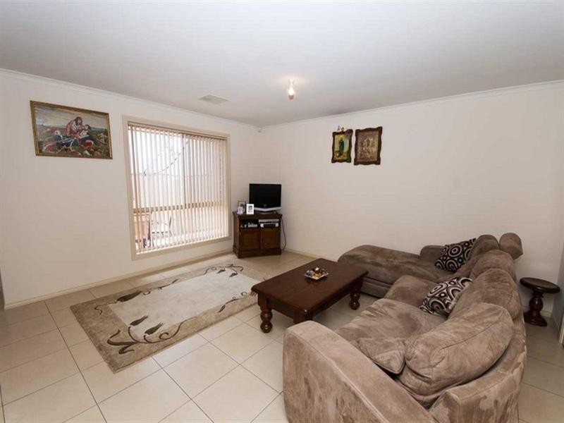 8 Richard Street, Mansfield Park SA 5012