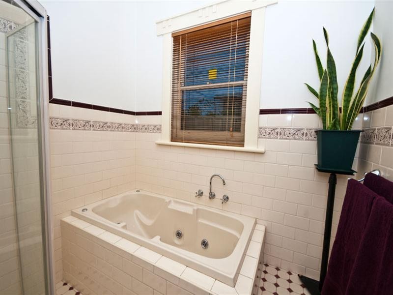 5 The Grove, Woodville SA 5011