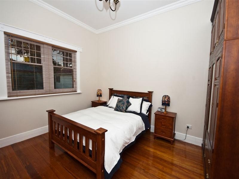 5 The Grove, Woodville SA 5011