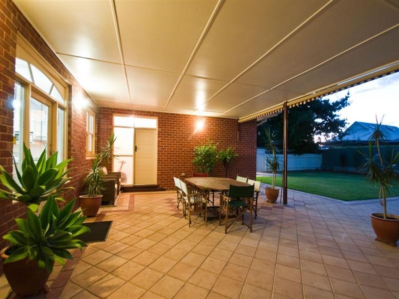 5 The Grove, Woodville SA 5011