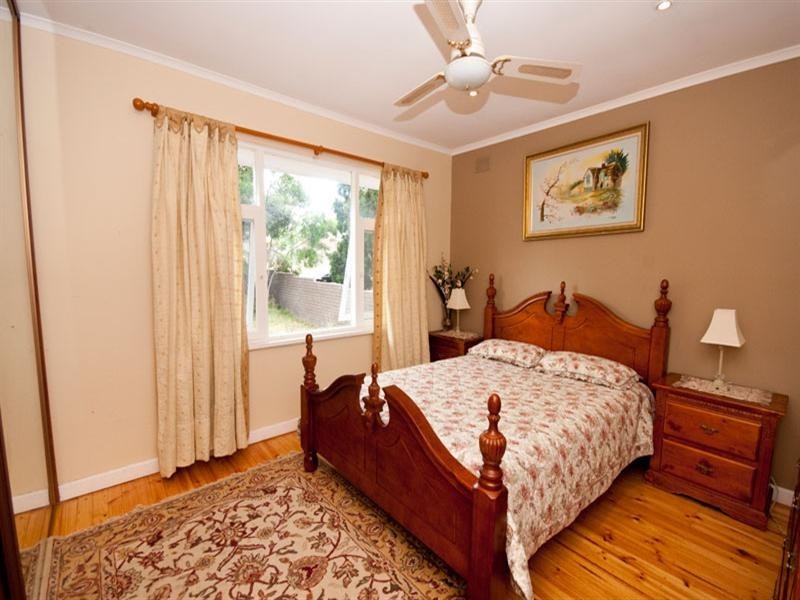 8 Bellvue Street, Vista SA 5091