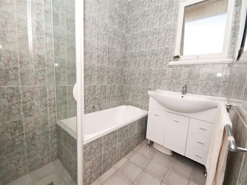 8 Bellvue Street, Vista SA 5091