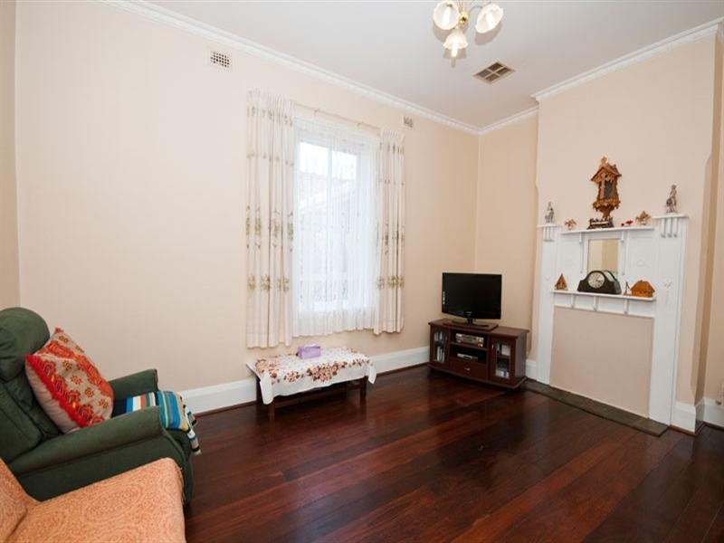 7 Oval Avenue, Woodville South SA 5011