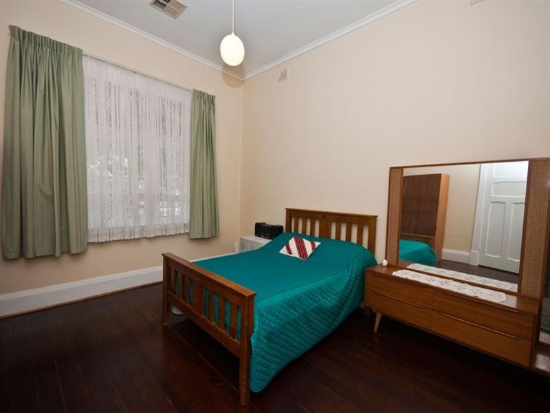 7 Oval Avenue, Woodville South SA 5011