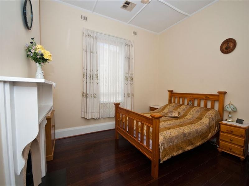 7 Oval Avenue, Woodville South SA 5011