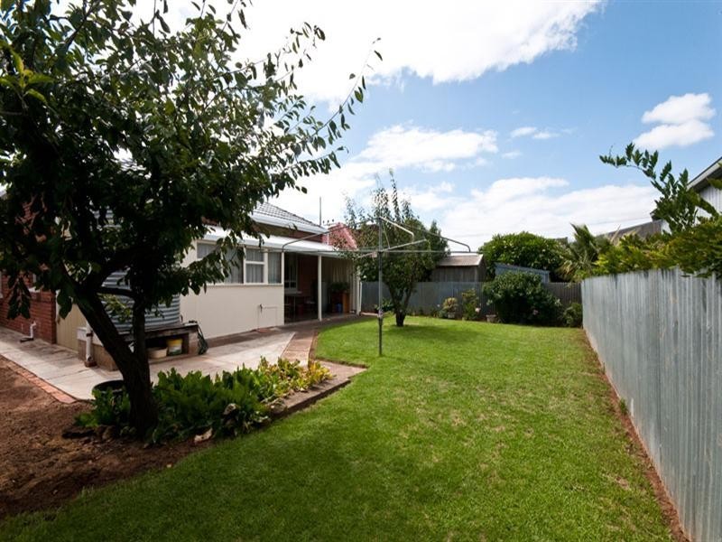 7 Oval Avenue, Woodville South SA 5011