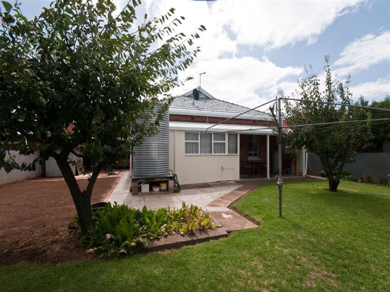 7 Oval Avenue, Woodville South SA 5011