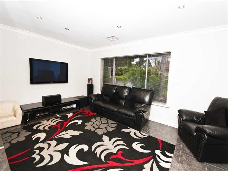 47 Maidos Grove, Valley View SA 5093