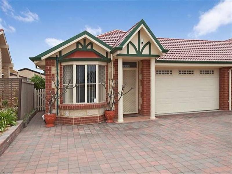 5 Nambucca Avenue, West Lakes Shore SA 5020