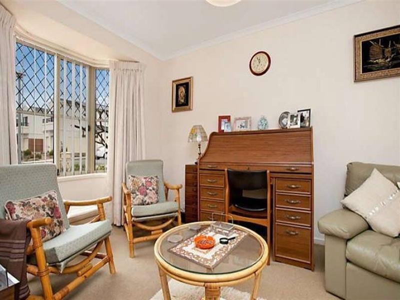 5 Nambucca Avenue, West Lakes Shore SA 5020