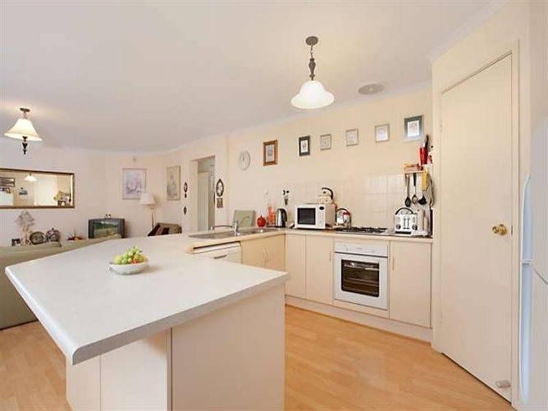 5 Nambucca Avenue, West Lakes Shore SA 5020