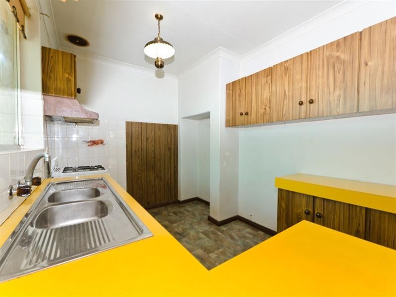 4 Price Avenue, Pennington SA 5013