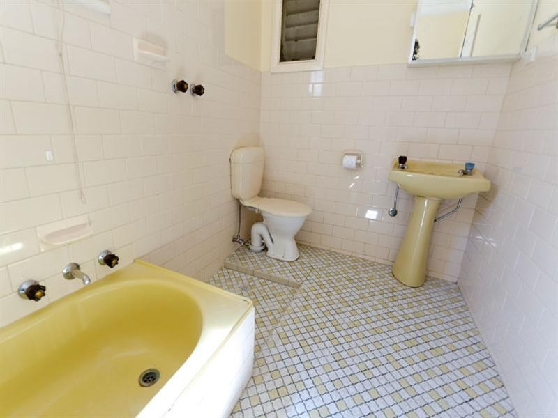 4 Price Avenue, Pennington SA 5013