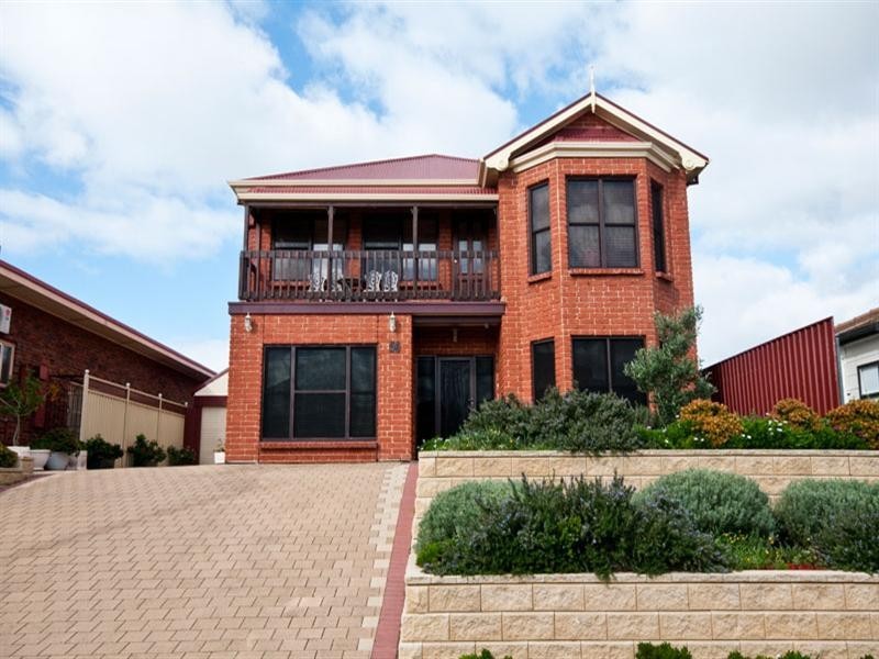 56 Seaview Road, Tennyson SA 5022