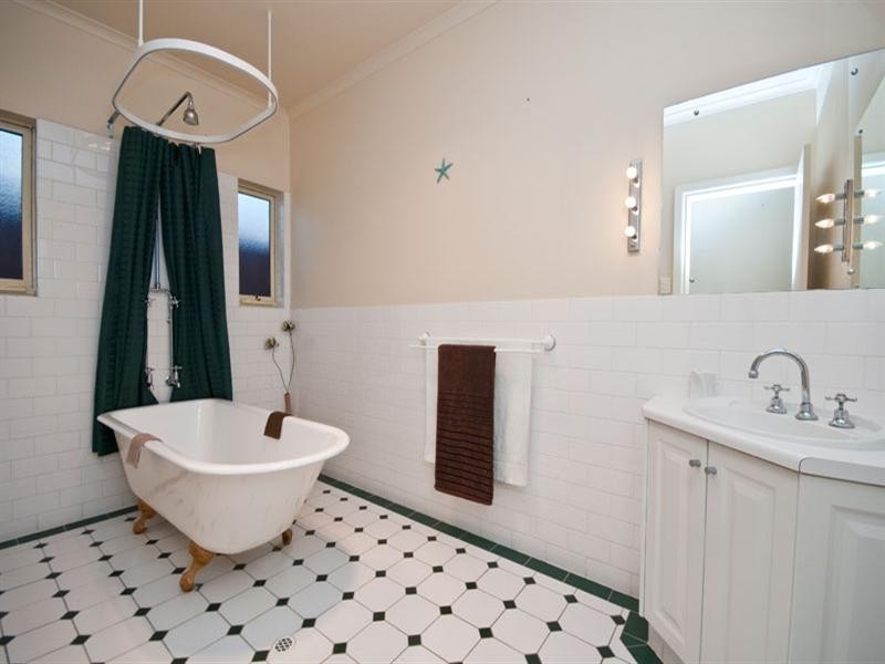 56 Seaview Road, Tennyson SA 5022