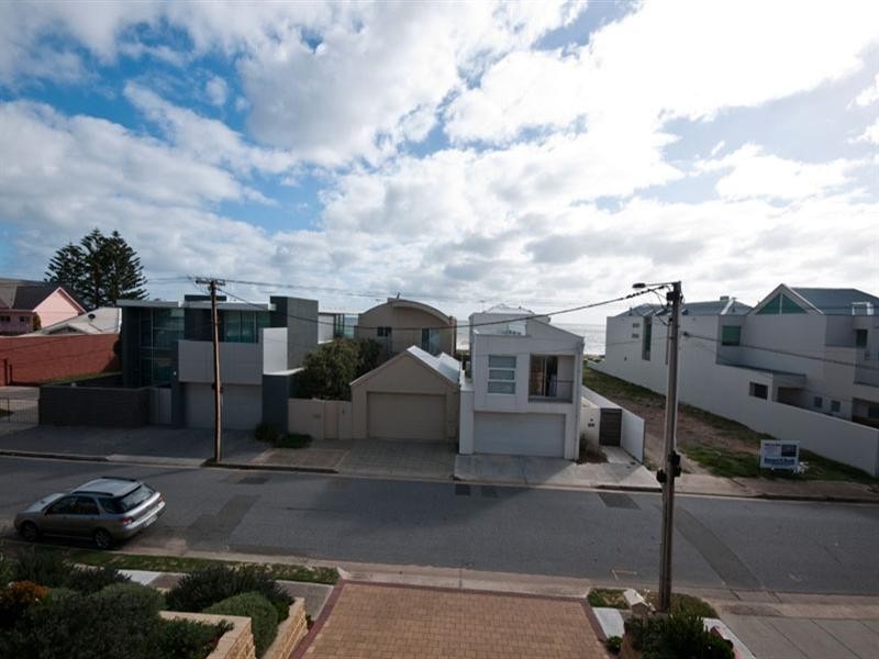 56 Seaview Road, Tennyson SA 5022
