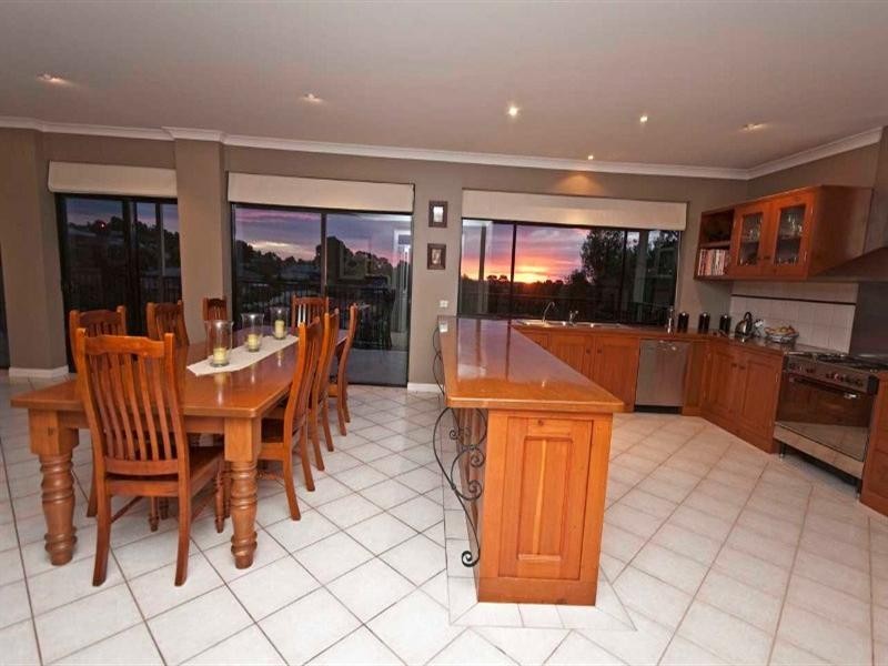 26 Highfield Drive, Aberfoyle Park SA 5159