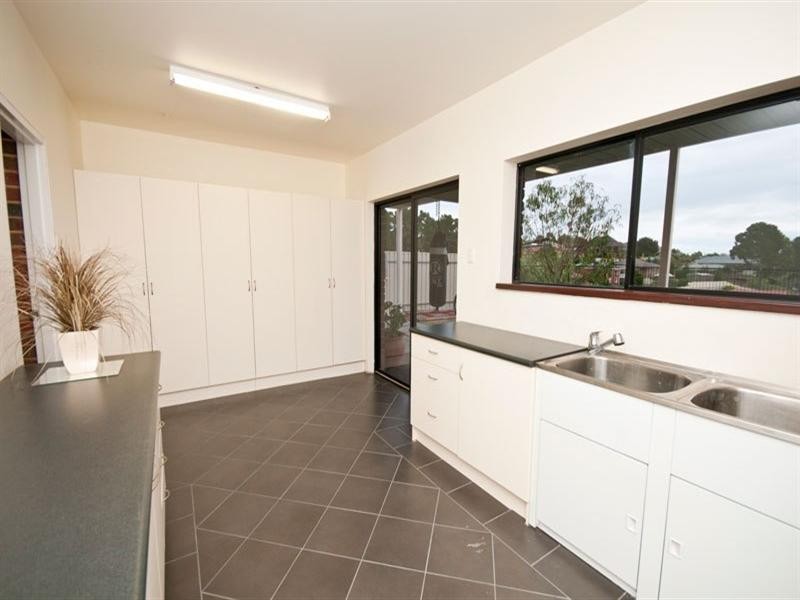 26 Highfield Drive, Aberfoyle Park SA 5159