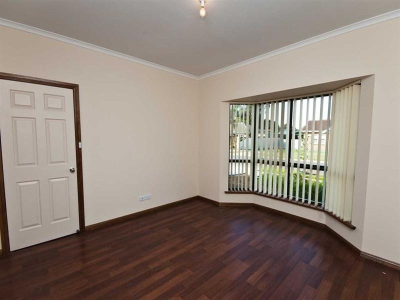 18 Beaconsfield Road, Mansfield Park SA 5012