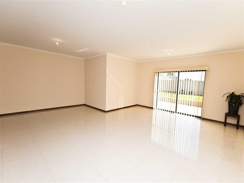 18 Beaconsfield Road, Mansfield Park SA 5012
