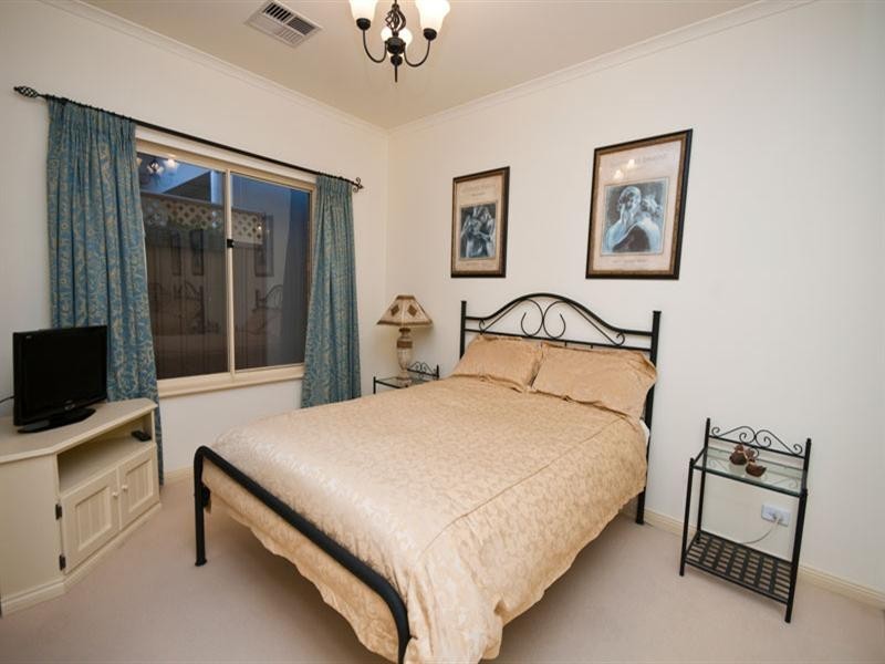 12 Mercurio Drive, Flinders Park SA 5025