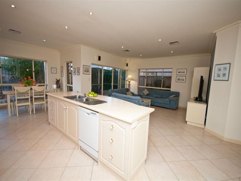 12 Mercurio Drive, Flinders Park SA 5025