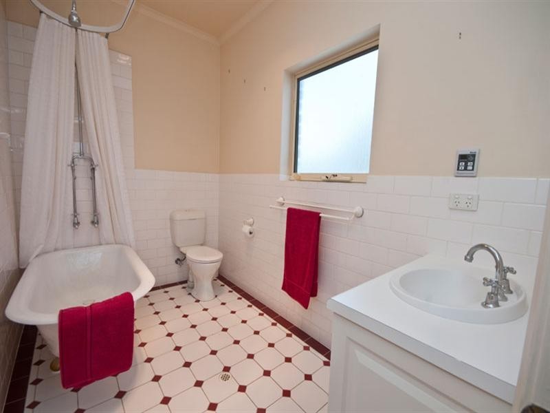 56 Seaview Road, Tennyson SA 5022