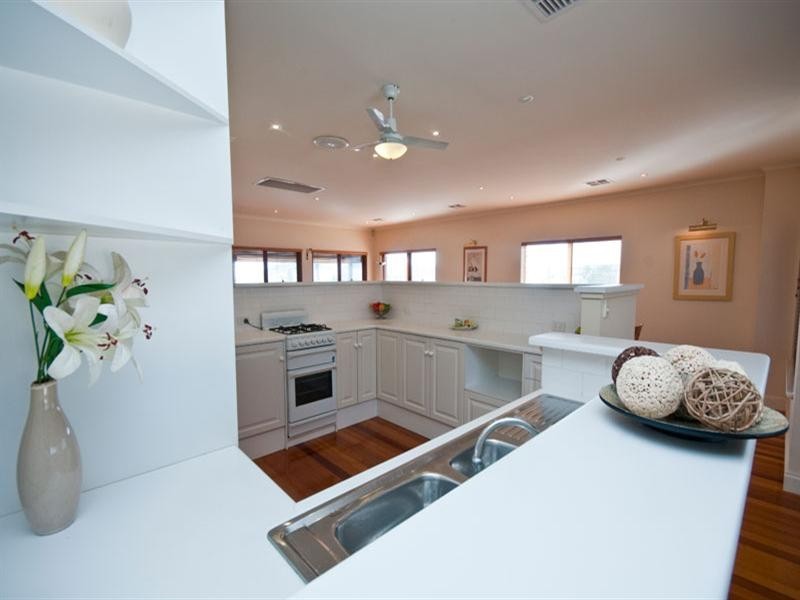 56 Seaview Road, Tennyson SA 5022