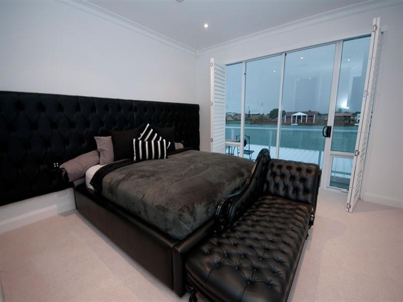 10A Bluelake Court, Tennyson SA 5022