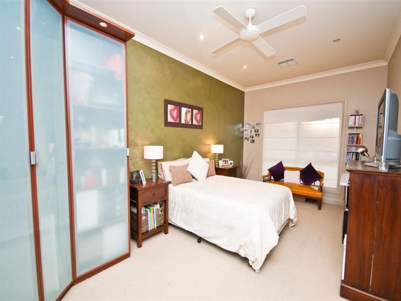 30 Hughes Street South, Woodville SA 5011