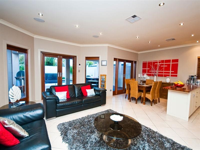 30 Hughes Street South, Woodville SA 5011