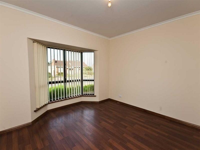 18 Beaconsfield Road, Mansfield Park SA 5012