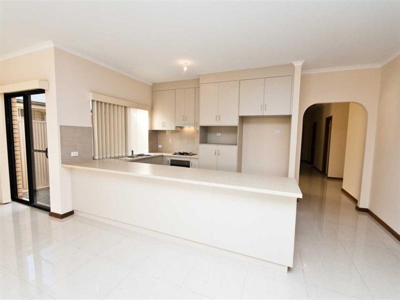 18 Beaconsfield Road, Mansfield Park SA 5012