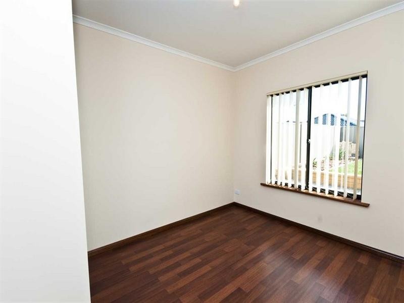 18 Beaconsfield Road, Mansfield Park SA 5012