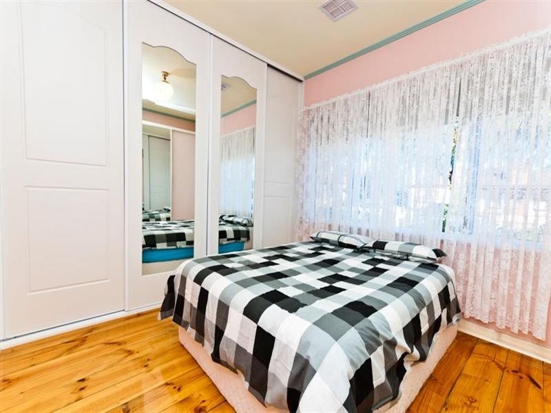 19 Honeyton Street, Seaton SA 5023