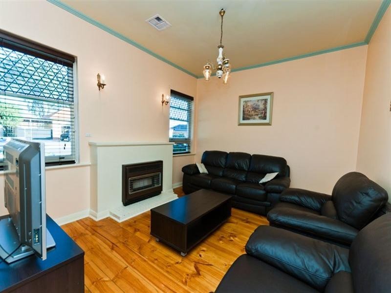 19 Honeyton Street, Seaton SA 5023