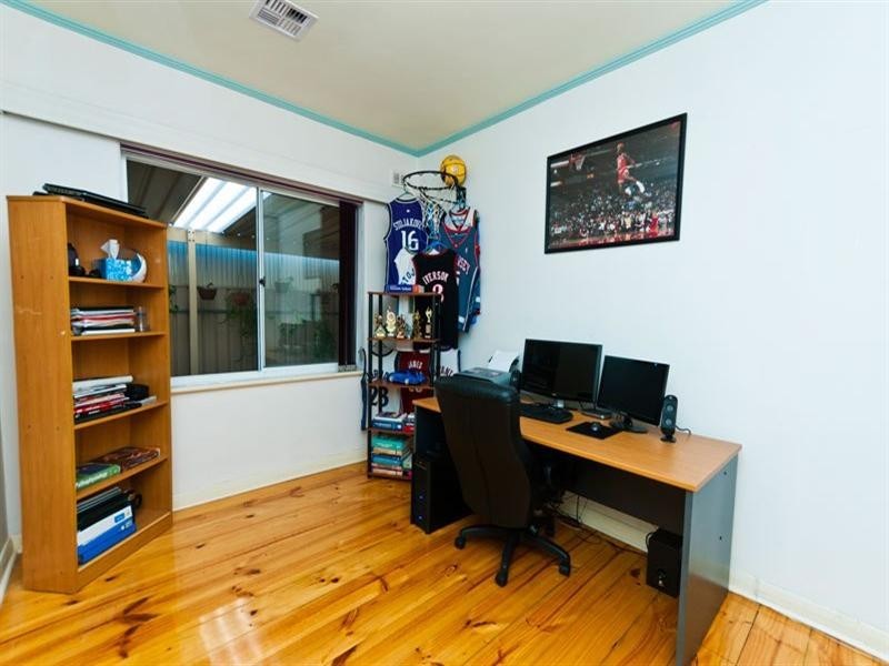 19 Honeyton Street, Seaton SA 5023