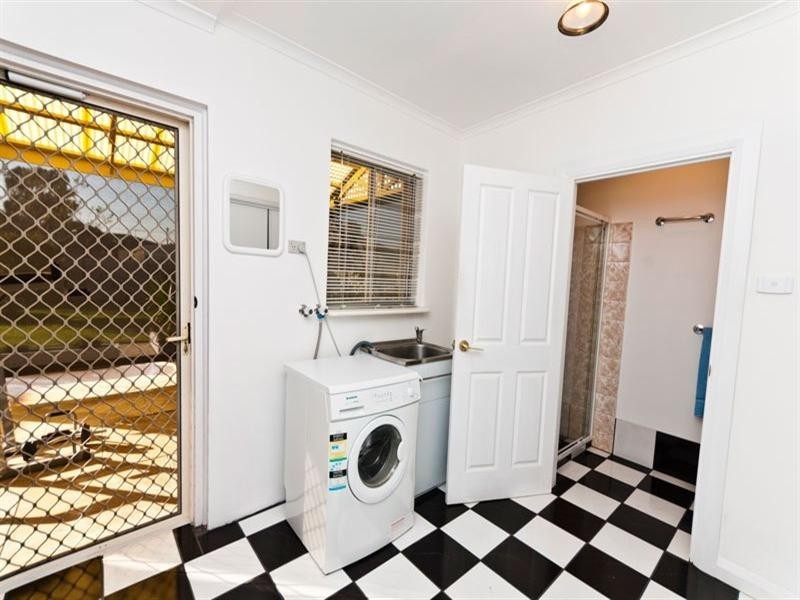 19 Honeyton Street, Seaton SA 5023