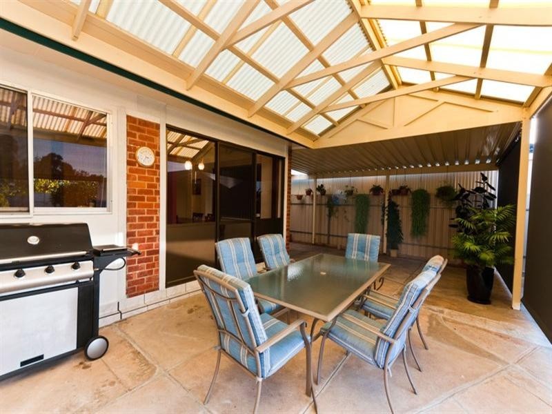 19 Honeyton Street, Seaton SA 5023