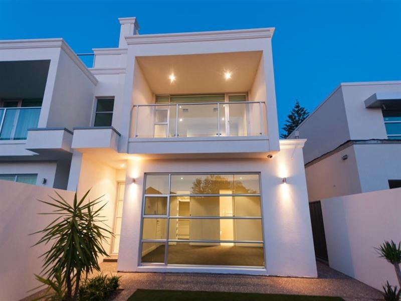 70 Seaview Road, Tennyson SA 5022