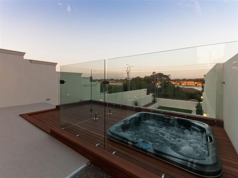 70 Seaview Road, Tennyson SA 5022