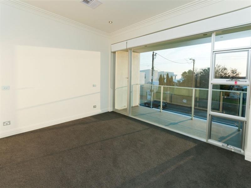 70 Seaview Road, Tennyson SA 5022