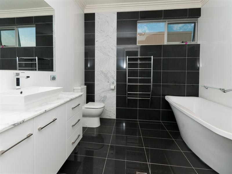 70 Seaview Road, Tennyson SA 5022