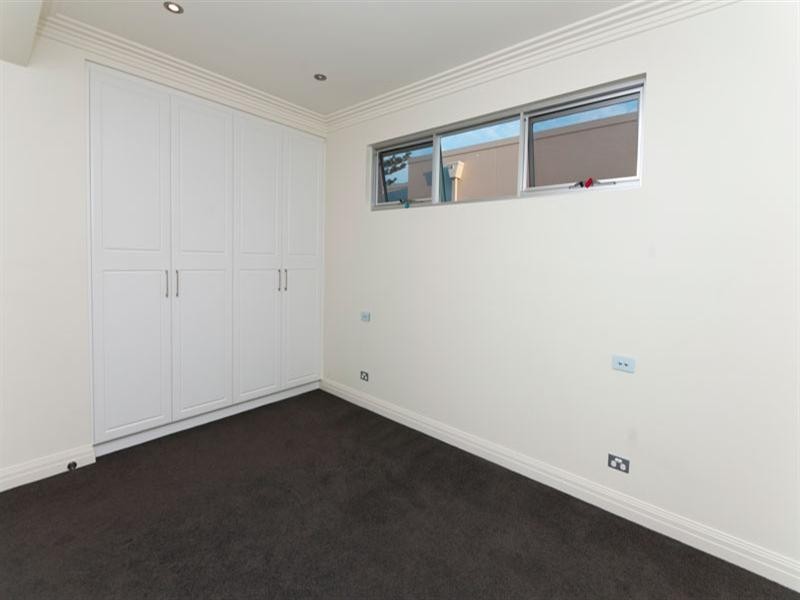 70 Seaview Road, Tennyson SA 5022