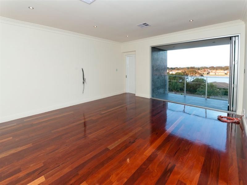 70 Seaview Road, Tennyson SA 5022