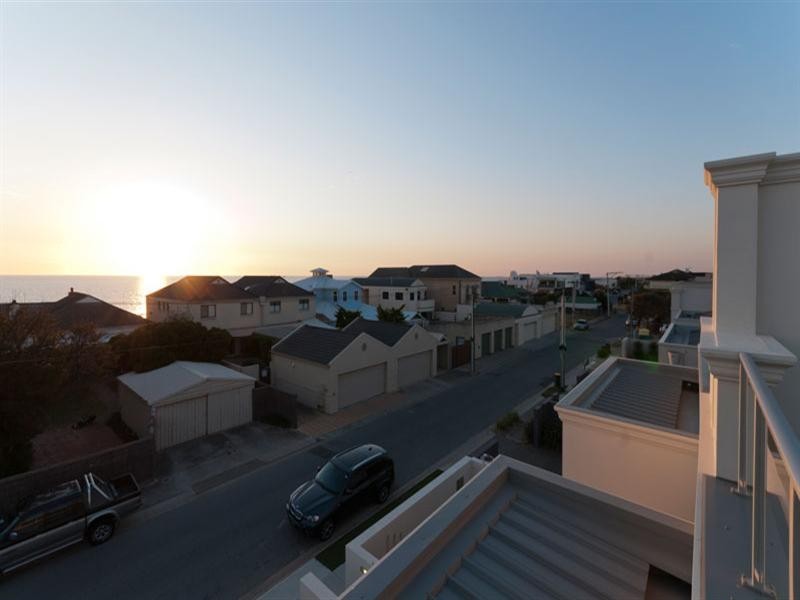 70 Seaview Road, Tennyson SA 5022