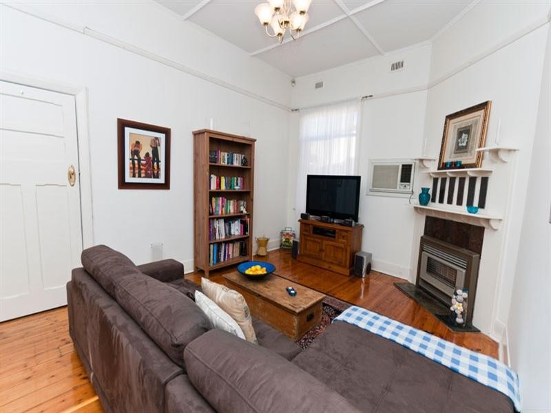 8 Penola Street, Kilkenny SA 5009