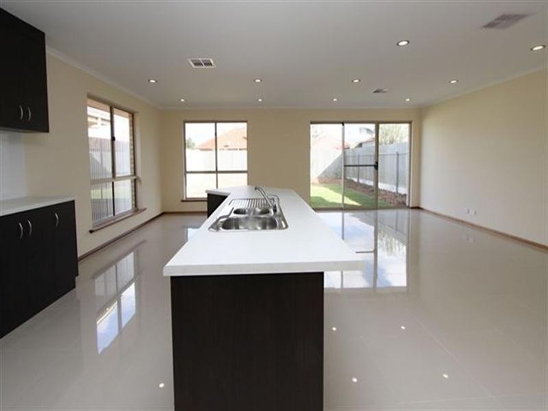 83 Gladstone Road, Mansfield Park SA 5012